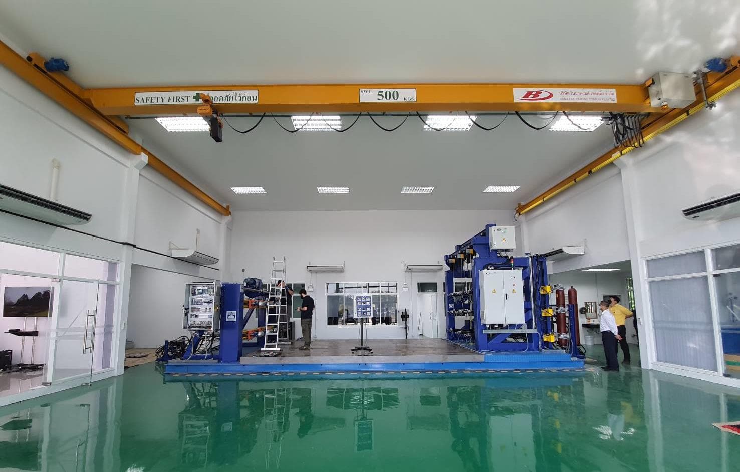 โครงการติดตั้งเครื่องทดสอบที่นั่ง จุดยึดที่นั่ง และจุดยึดเข็มขัดนิรภัยของรถโดยสาร